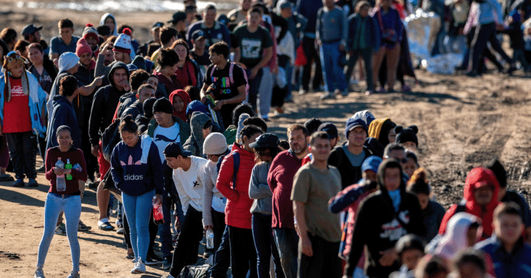 After Caravan Races for the Border – 500 Migrants Suffer the Perfect Karma